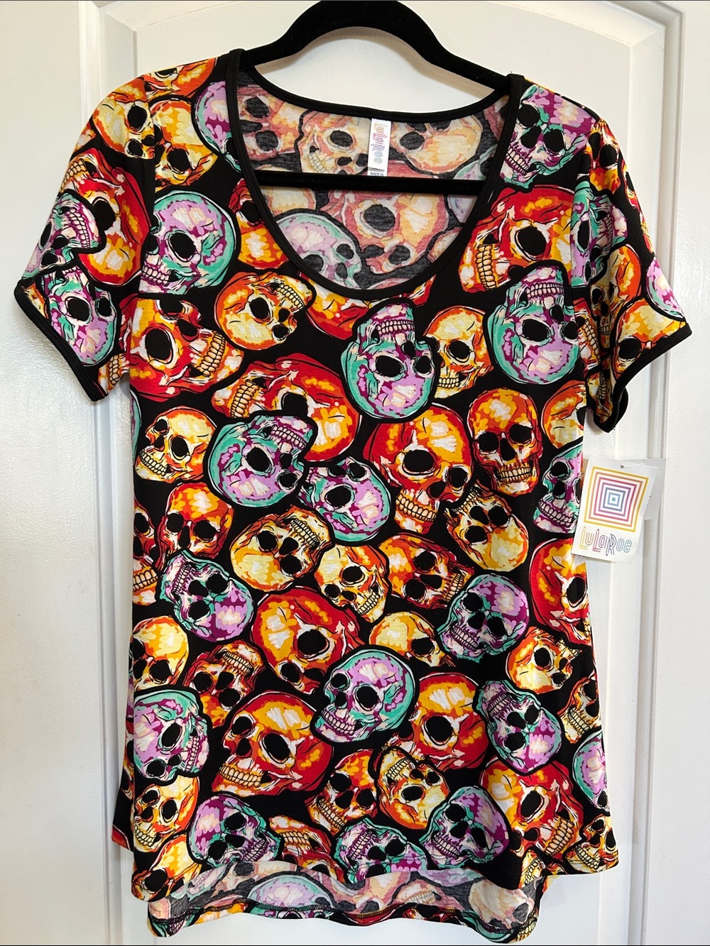 Halloween LuLaRoe Black Short Sleeve Top with Multicolor Skull Print-S-NWT